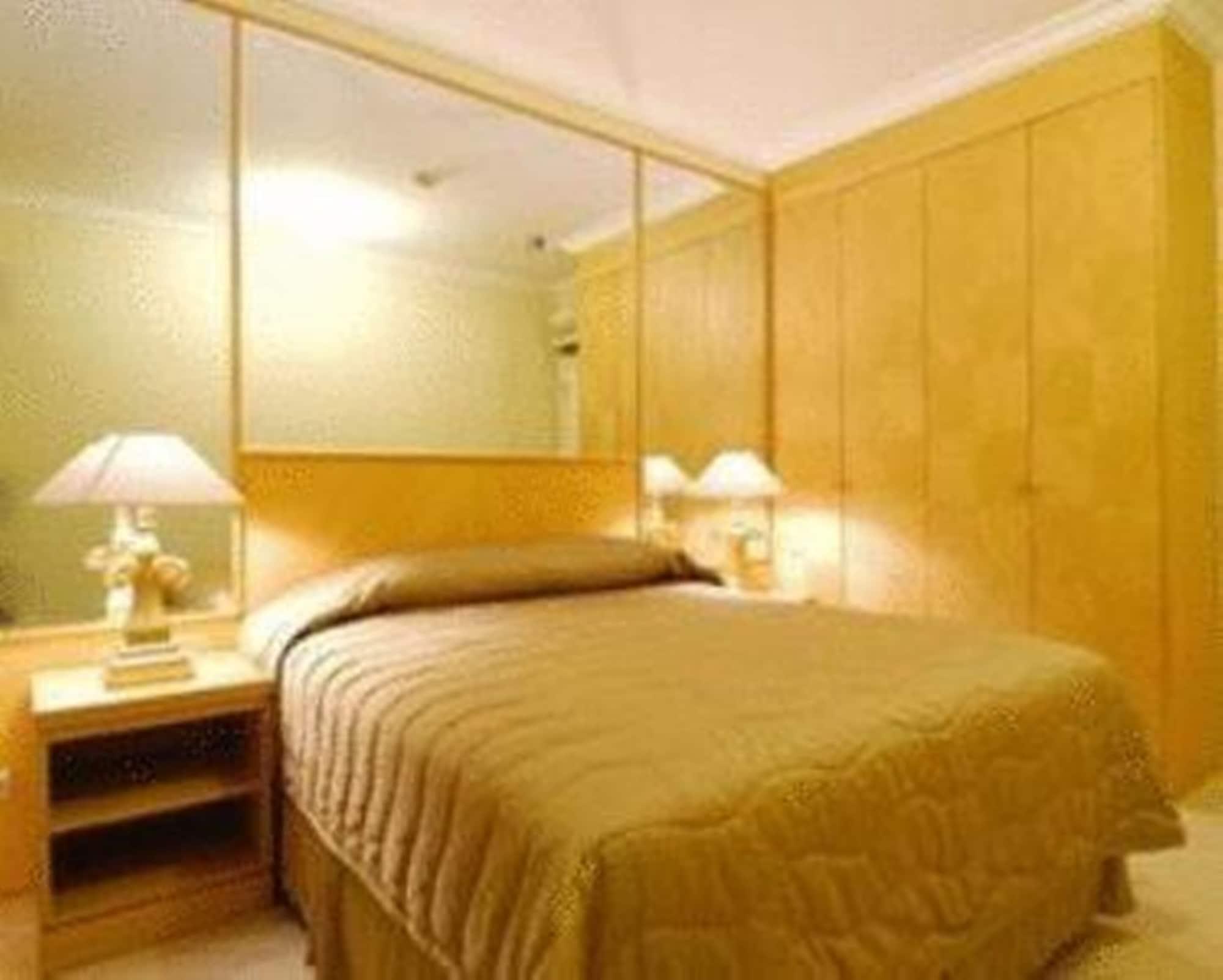 Batavia Hotel & Serviced Apartments Jakarta Eksteriør billede
