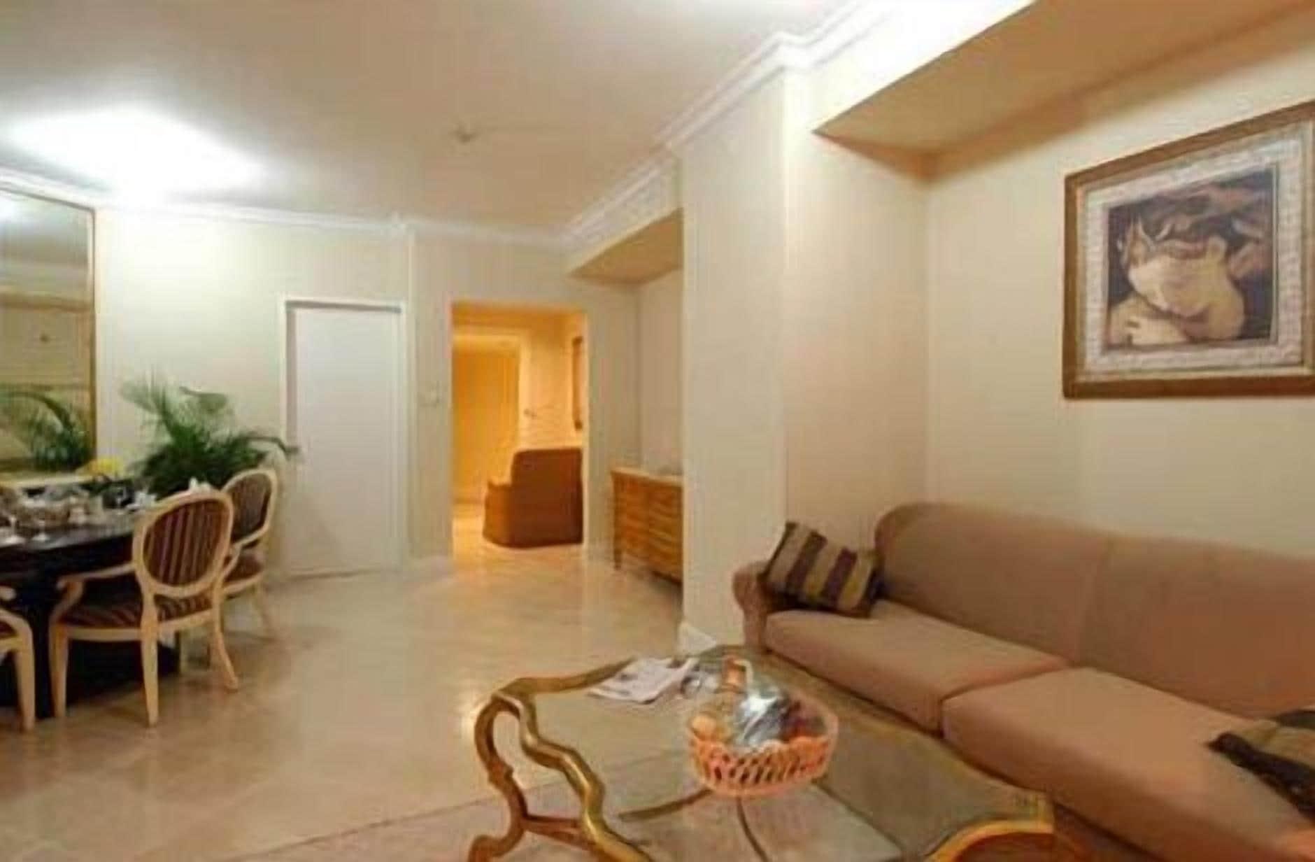 Batavia Hotel & Serviced Apartments Jakarta Eksteriør billede