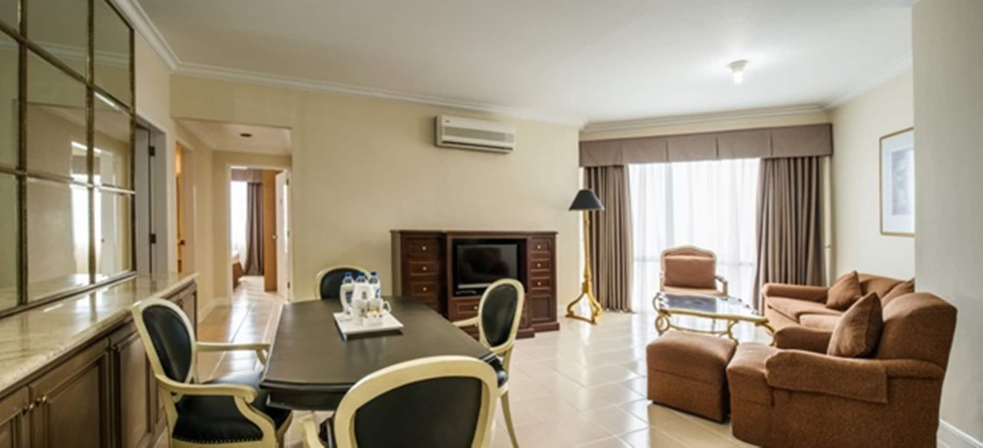 Batavia Hotel & Serviced Apartments Jakarta Eksteriør billede