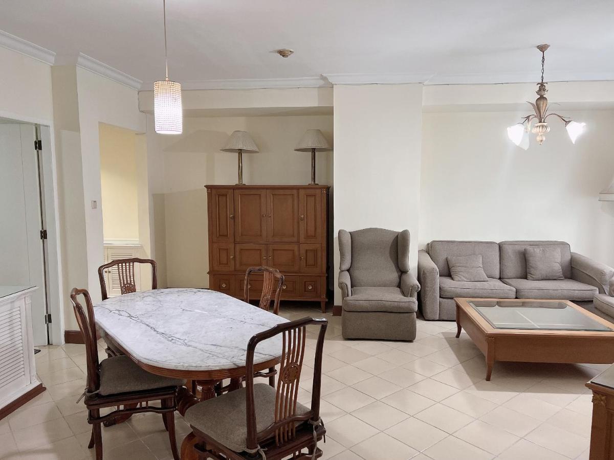 Batavia Hotel & Serviced Apartments Jakarta Eksteriør billede