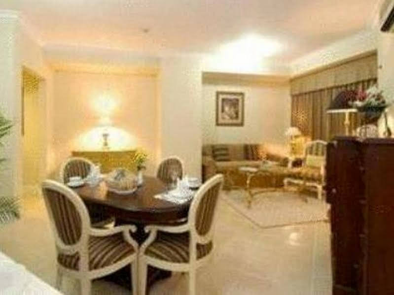 Batavia Hotel & Serviced Apartments Jakarta Eksteriør billede